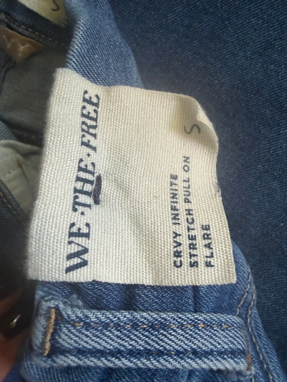 Free People We The Free CRVY Infinite Stretch Pull On Flare Jeans Small NWT - Picture 3 of 6